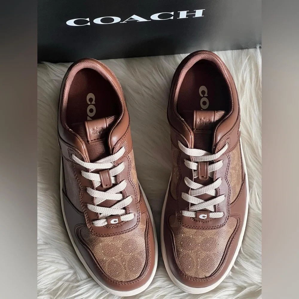 C201 - Coach Sneaker in Signature Canvas - Picture 6 of 14